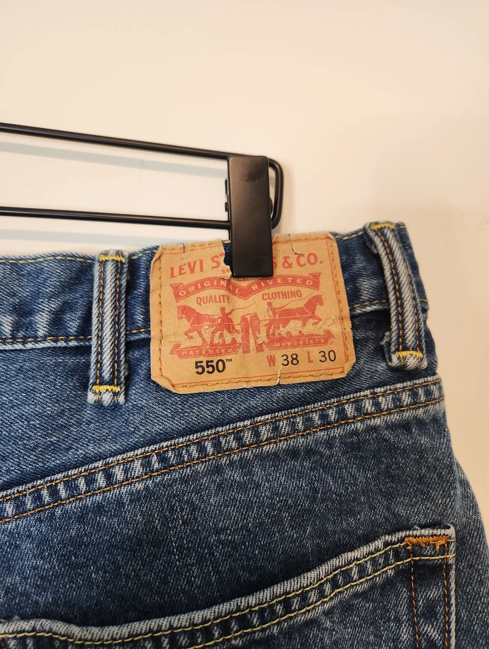 Levi’s Mens 550 Jeans Size 38x30 - Picture 2 of 7